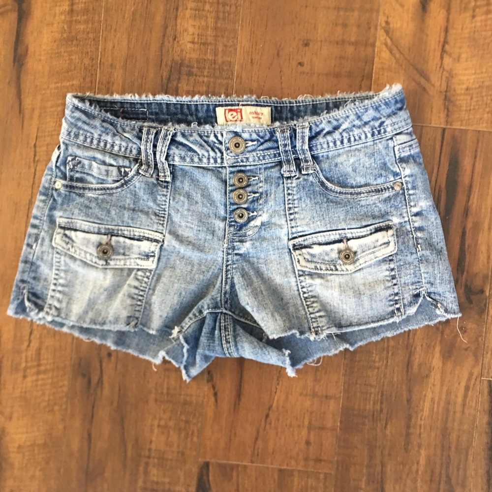 lei Ashley Lowrise Distressed Denim Shorts - 3 Reg